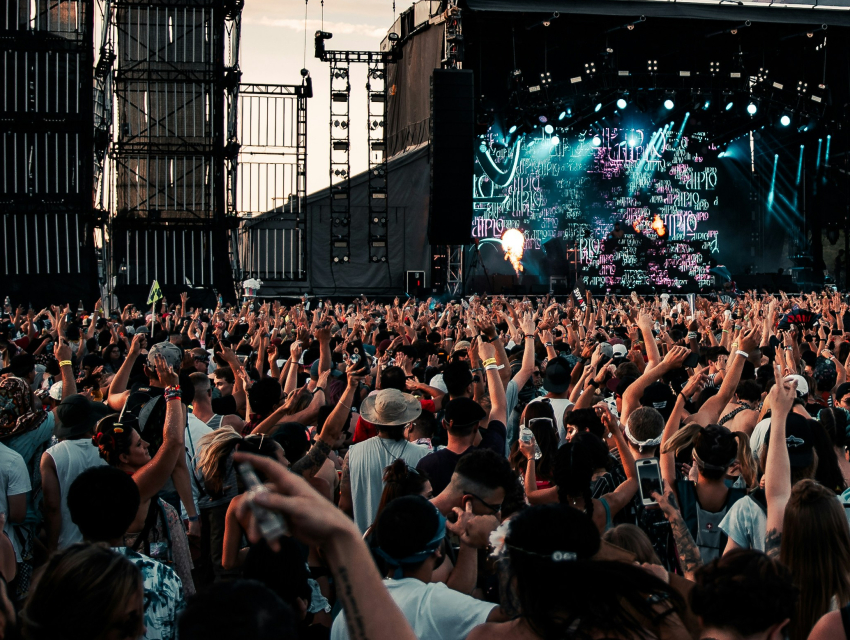 مهرجان الانهيار